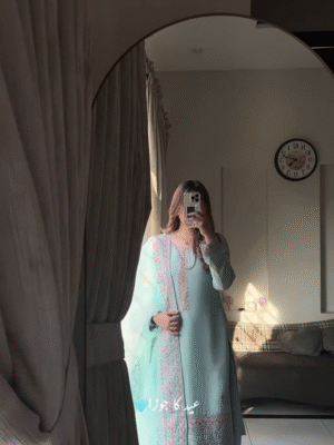 🌸 Pastel Perfection – Mint Green Embroidered Suit with Floral Detailing 💕